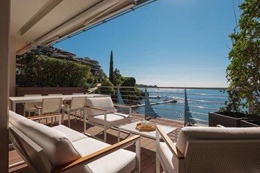 3 Bedroom Sea View Line