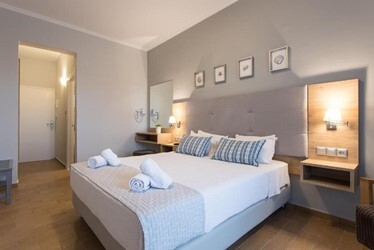 Deluxe Double Room (2 Adults + 1 Child)