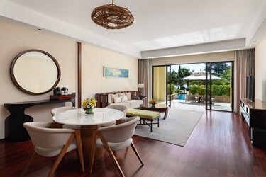 1 BR Lagoon Access Suite - 1 King