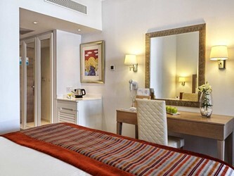 Family Junior Suite with Private Garden (Pool View)