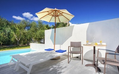 Casual Room Private Pool
