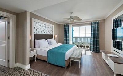 King Suite Sea View With Jacuzzi