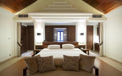 Superior Oceanfront Pool Villa