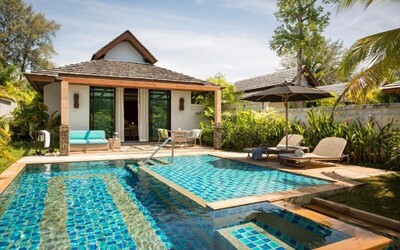 Superior Oceanfront Pool Villa