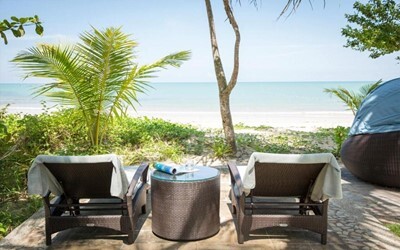 Superior Oceanfront Pool Villa
