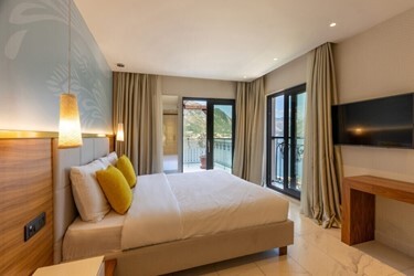 3-Bedroom Sea View Suite
