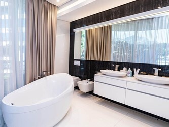 Penthouse 3 Bedroom Sea View Line