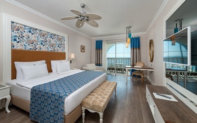 Deluxe Room Pool View