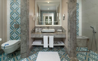 Deluxe Room Pool View