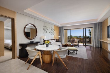 2 BR Family Suite - 1 King & 1 Twin