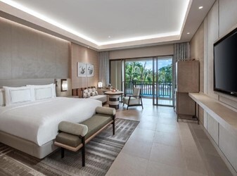 2 BR Family Suite - 1 King & 1 Twin