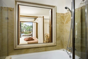 Fishermans Swim Up Junior Suite