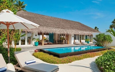 Three Bedroom Beach Sunset Villa with Pool