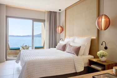Bungalow Family Suite with Sea View