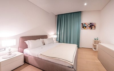 One Bedroom Deluxe Sea View Line