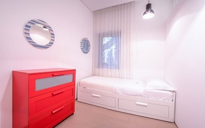 One Bedroom Deluxe Sea View Line
