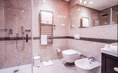 One Bedroom Deluxe Sea View Line