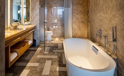 Ocean View Queen Bed Room