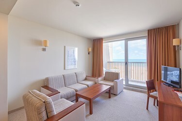 One Bedroom Suite Park/Sea View Anex Building
