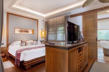 Two Bedroom Grand Deluxe Beachfront Villa w Jacuzzi