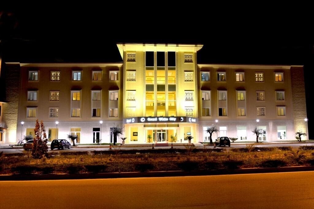 Grand White City Hotel 4* фотосуреті