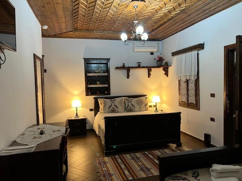 Отель Hotel Kaceli 4*