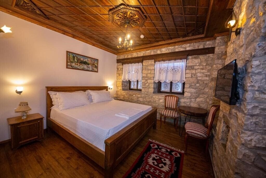 Berat Castle Hotel (ex. Hotel Berat Castle, Berati Castle Hotel) 4* суреті