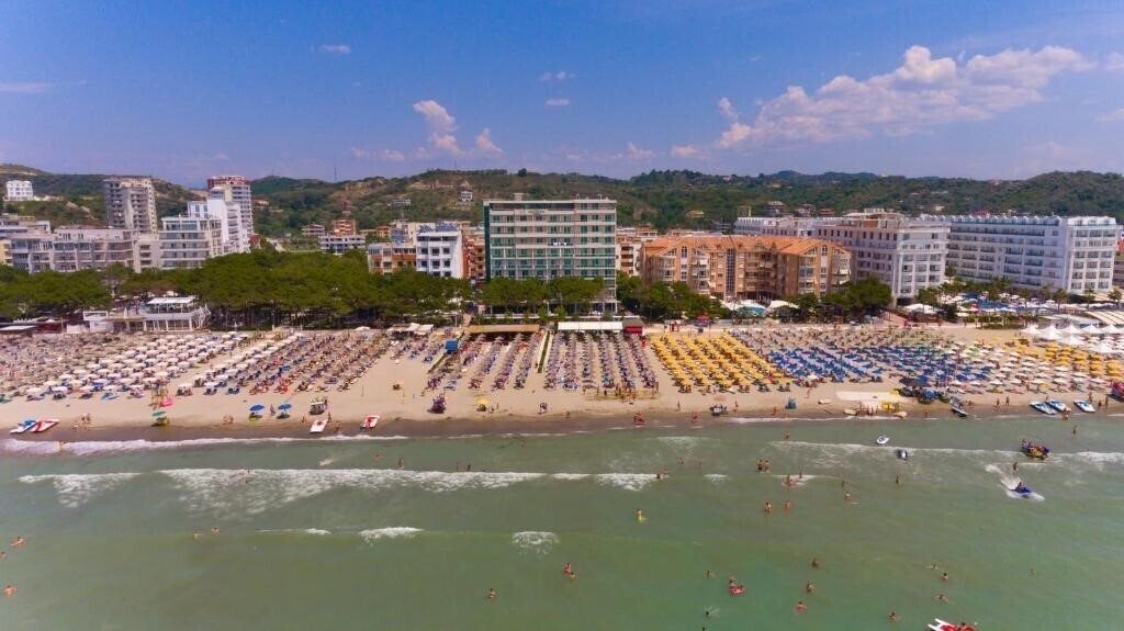 Albanian Star Hotel 4* қонақ үйі