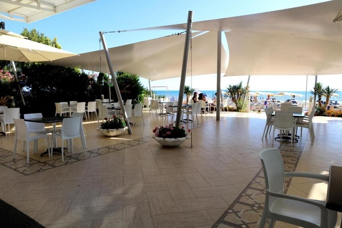 Hotel Ylli I Detit 4* суреті