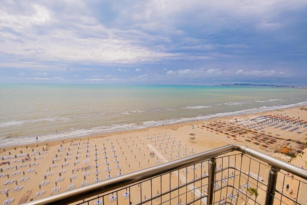 Фото Hotel Sunshine 3*