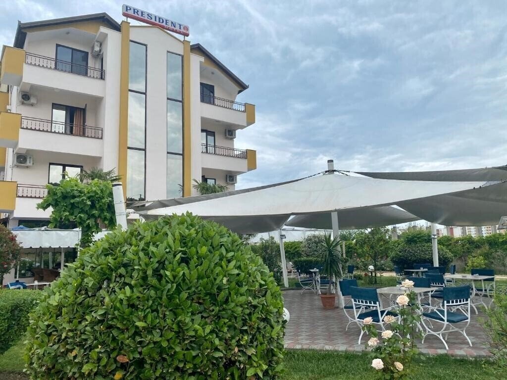 Отель President Hotel 3*