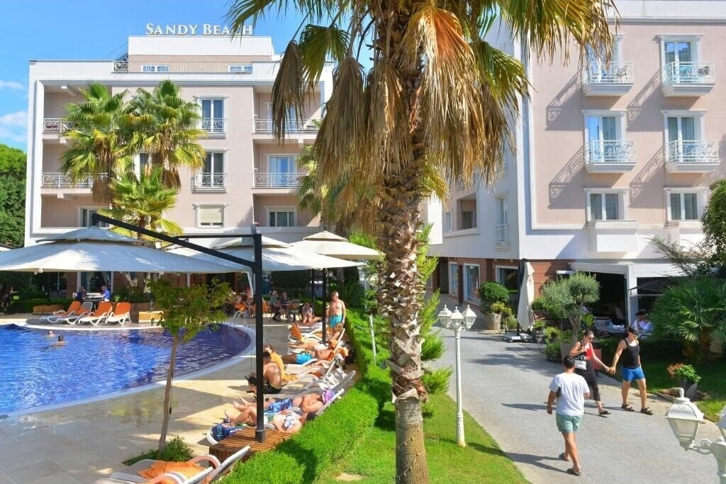 Фото Sandy Beach Resort 4*