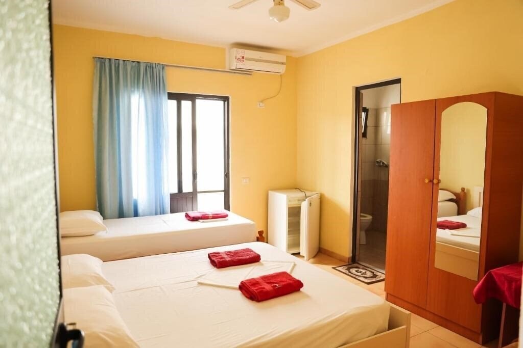 Haka Guesthouse 3* суреті