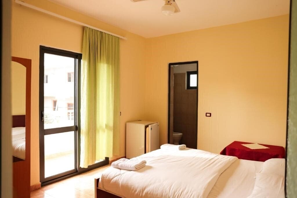 Haka Guesthouse 3* суреті