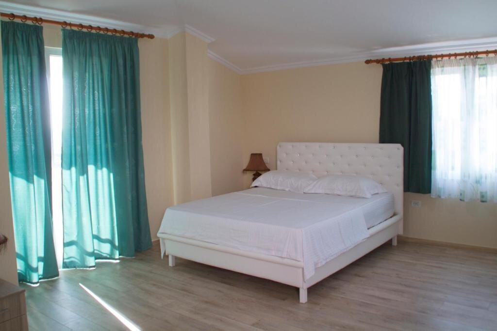 Korabi Hotel 3* суреті
