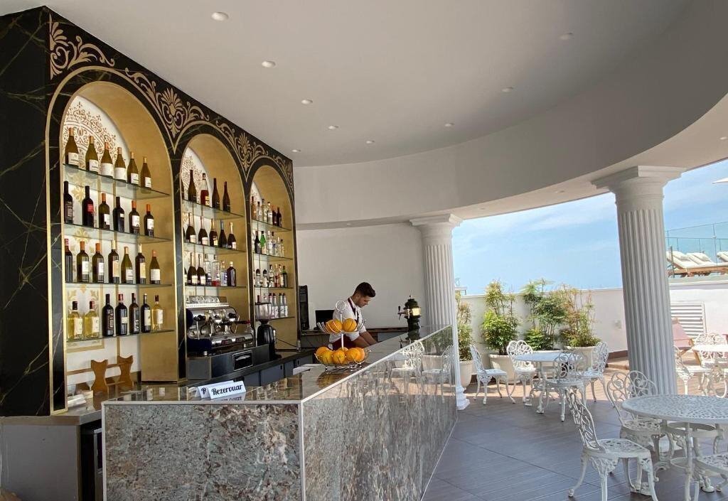 Фотография Empire Hotel 4*