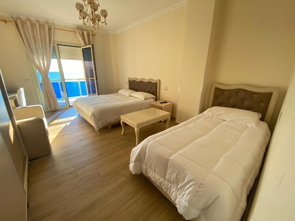 Hotel 3 Vellezerit 4* суреті