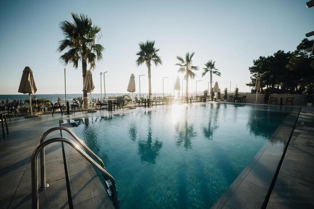 AMR Hotel (ex. Atrio) 4* фотосуреті