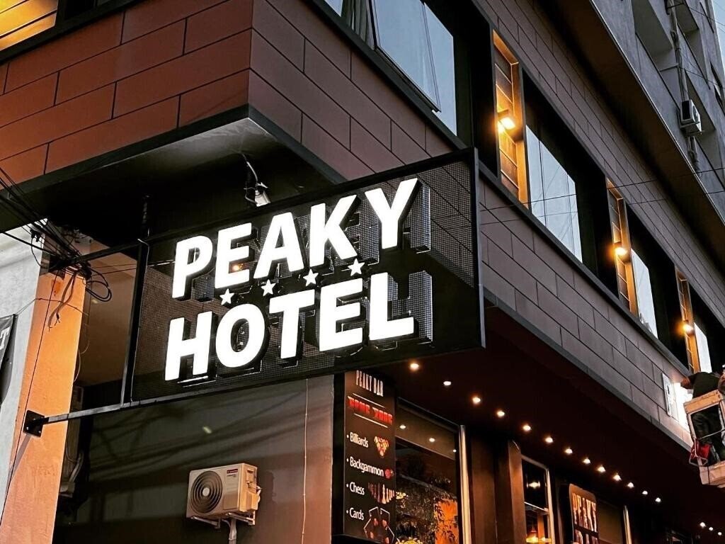 Отель Peaky Hotel (ex. Ergis Hotel, Ergi's Hotel) 4*