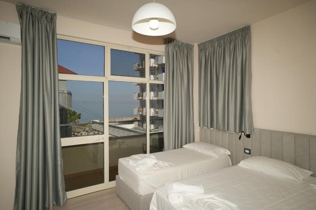 Sunset by Sea Side Hotel 3* қонақ үйі