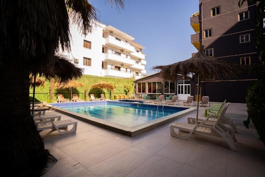 Отель Kurti Hotel 4*
