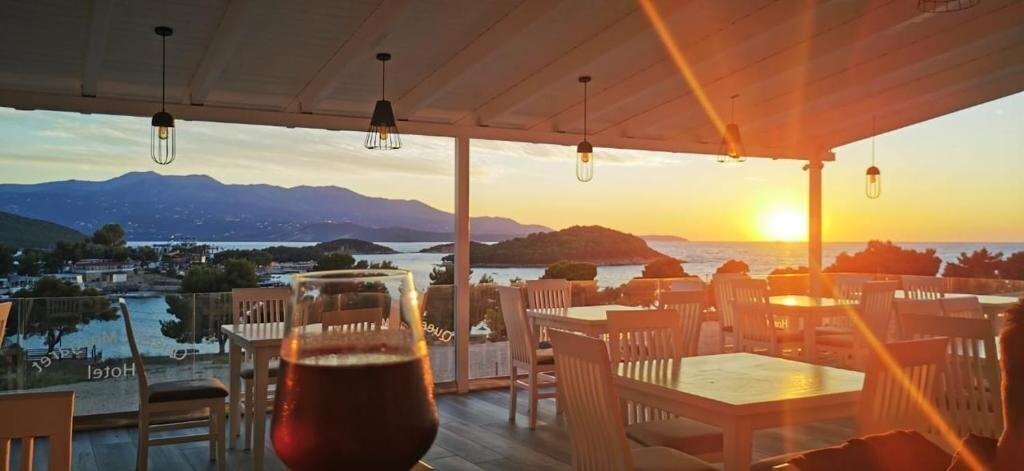 Фото Queen Margaret Seaside 4*