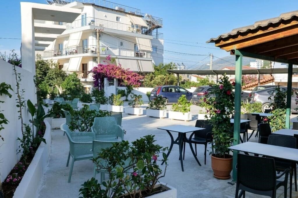 Vila Enxhi 3* фотосуреті