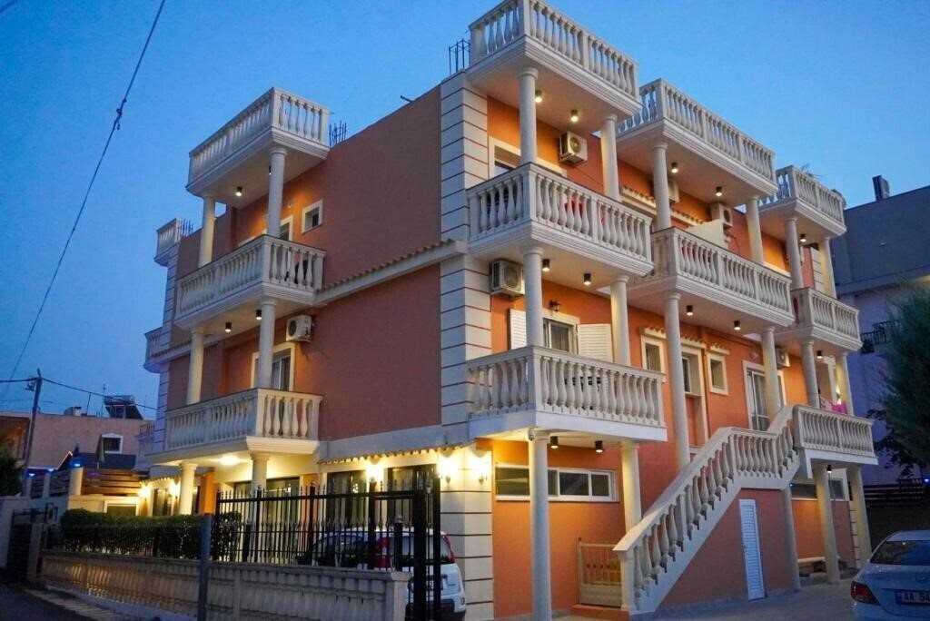 Marku Palace (ex. Villa Marku Soanna) 3* қонақ үйі