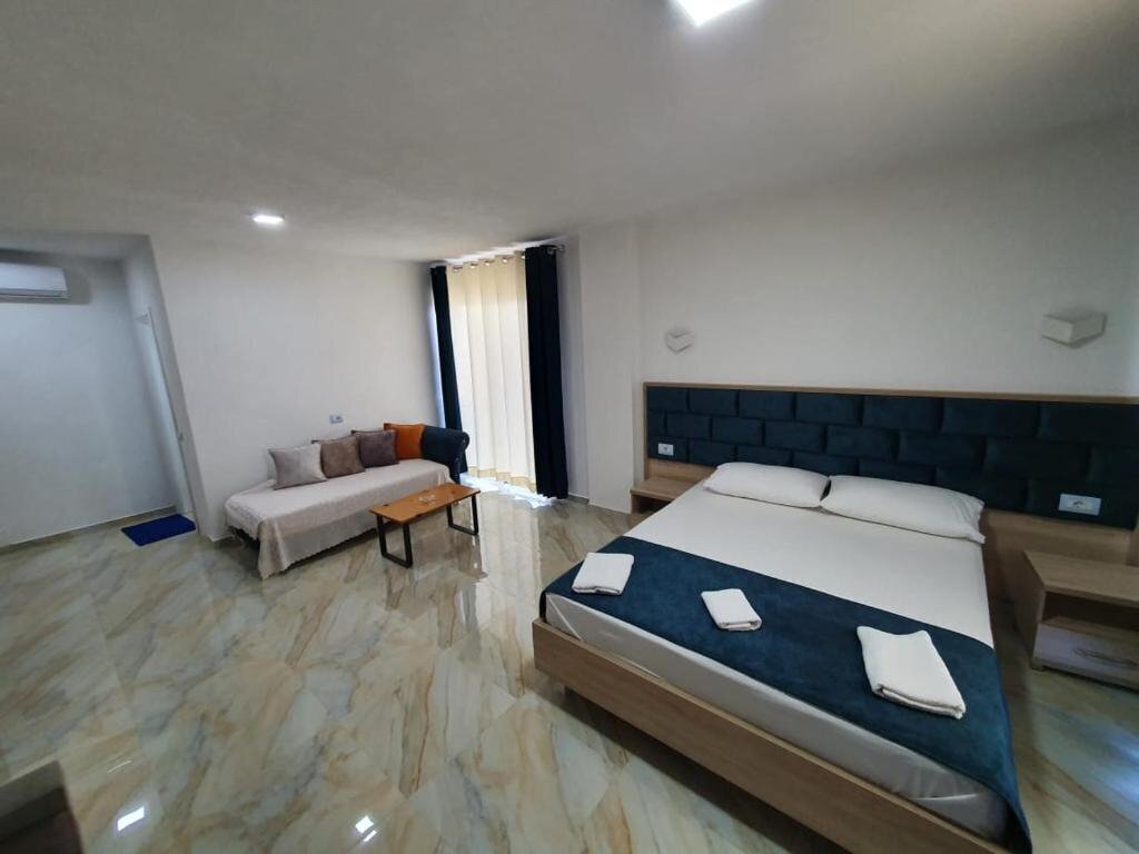 Hotel Eksamilia 3* фотосуреті