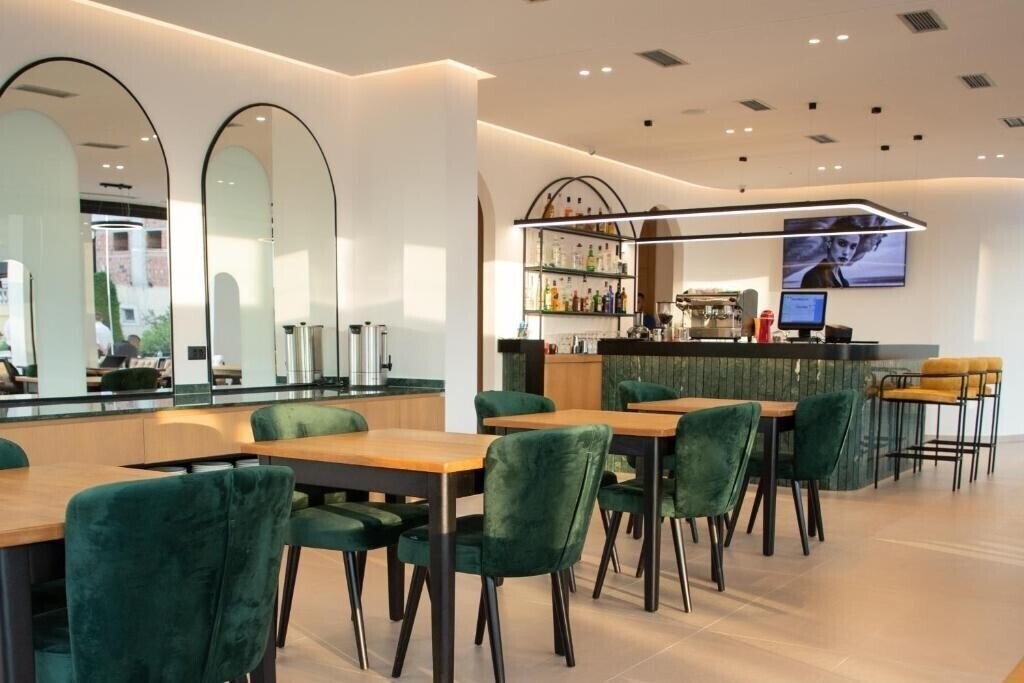 Colosseum Hotel 4* суреті