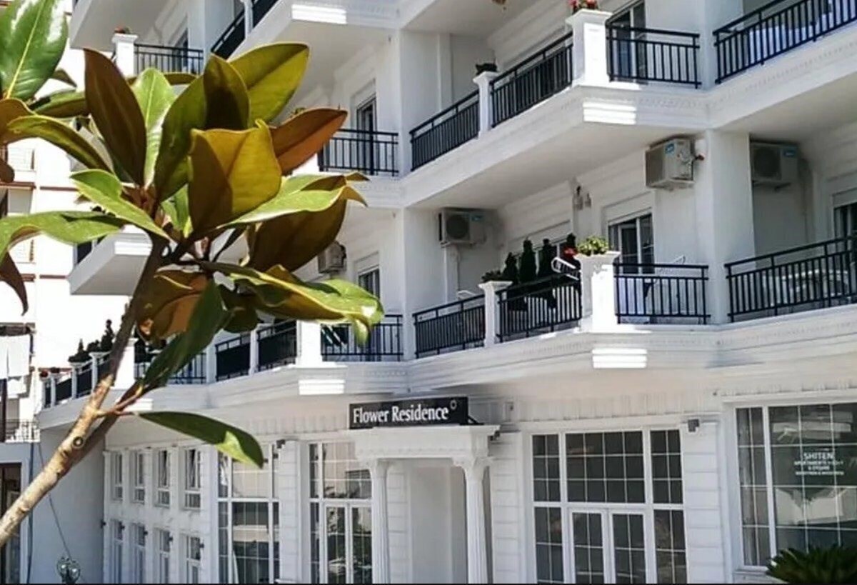 Apartments Flower Residence 3* қонақ үйі