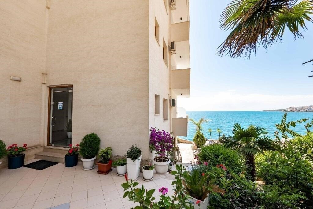 Blue Bay Hotel 3* суреті