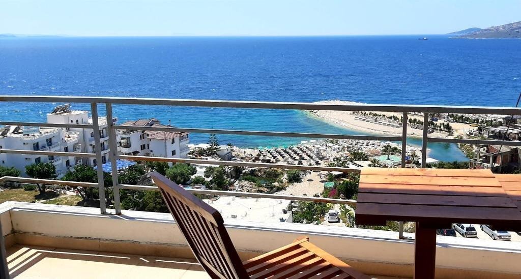 Отель Sunrise 3*