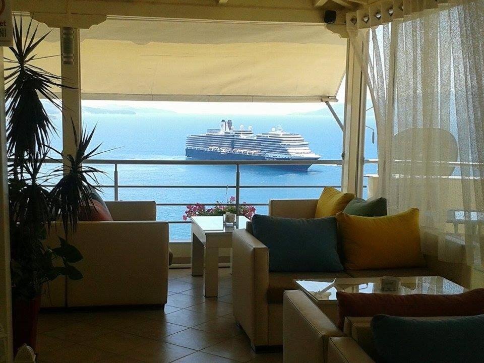 Paradiso Apartments апартаменты қонақ үйі